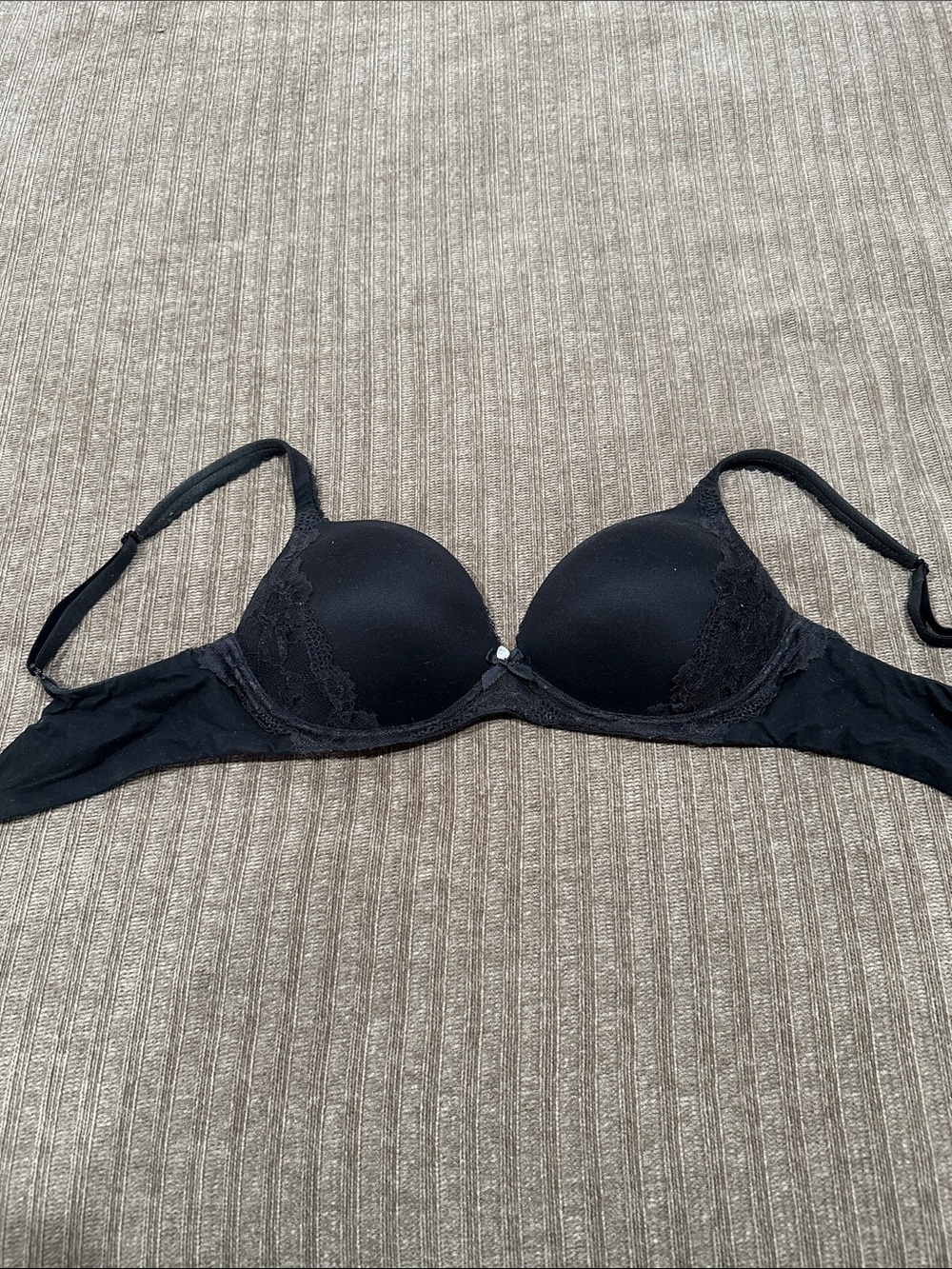 Victoria’s Secret body by Victoria wireless bra